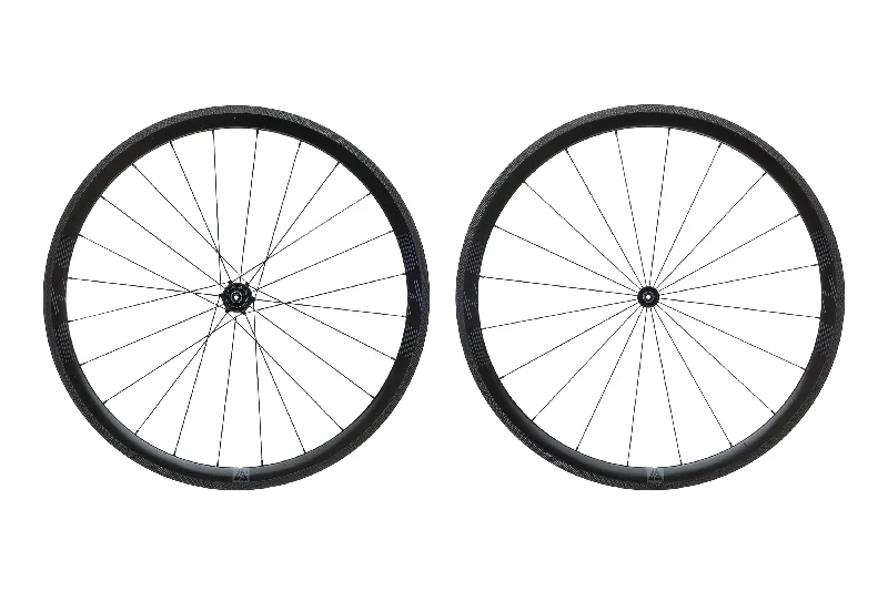 Light Bicycle WR38C02 w/ Carbon-Ti X-Hub Road SP Hubs Carbon Clincher 700c Wheelset