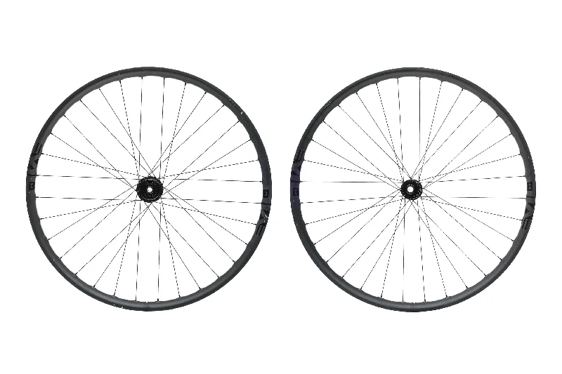 Evil Loopholes Carbon Tubeless 700c Wheelset